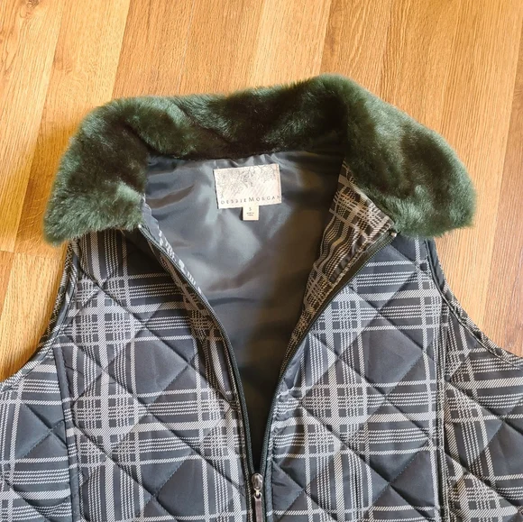 Vintage Debbie Morgan Plaid Quilted Puffer Vest With Faux Fur Collar, Size S - Picture 4 of 6